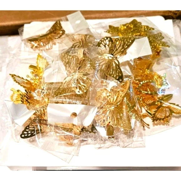Set of 24 Pcs Gold Butterfly Hairpins - Picture 7 of 8